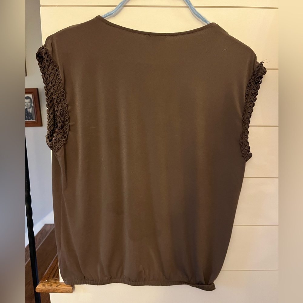 Express top.  Size M - Picture 2 of 3